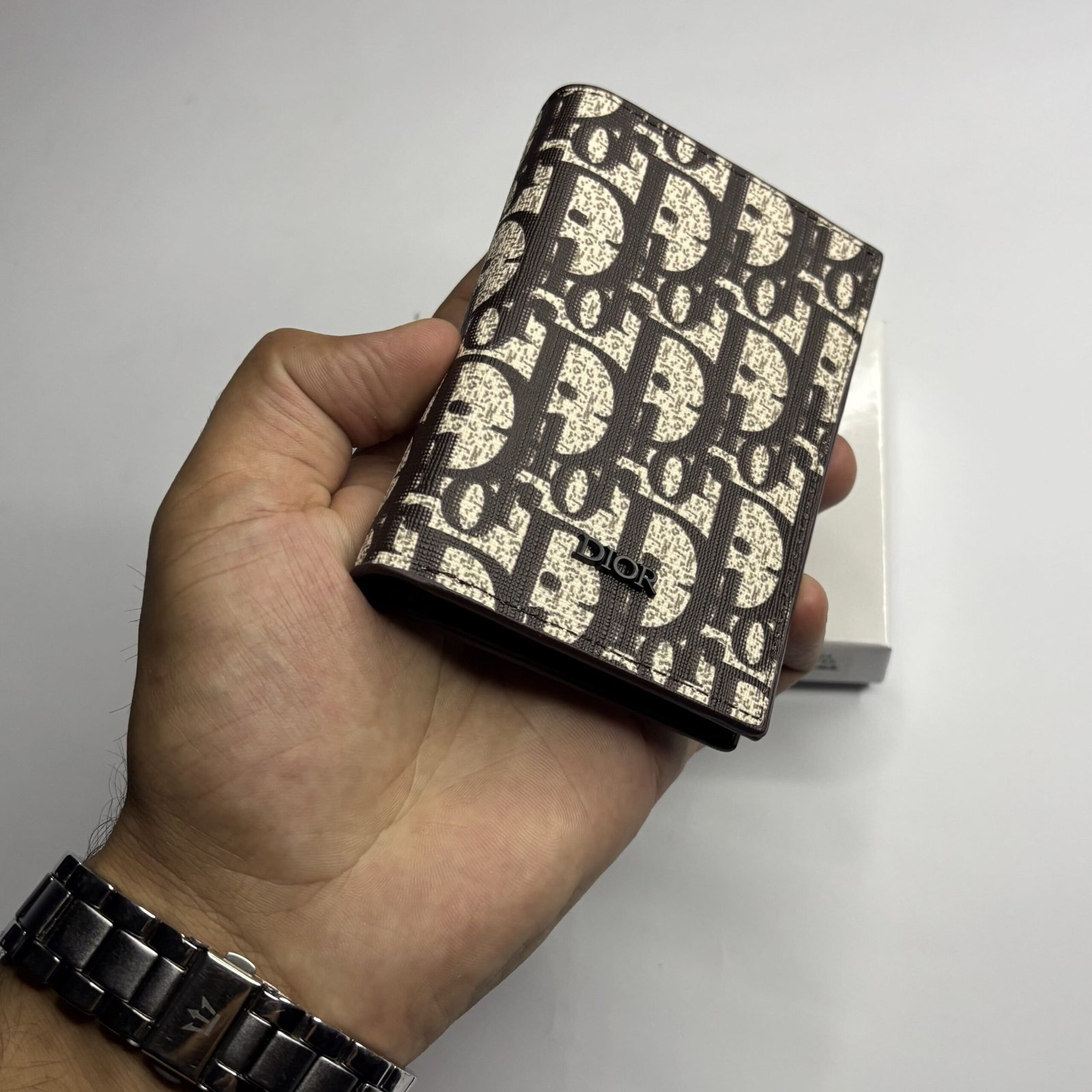 card holder (20) card holder (20)
