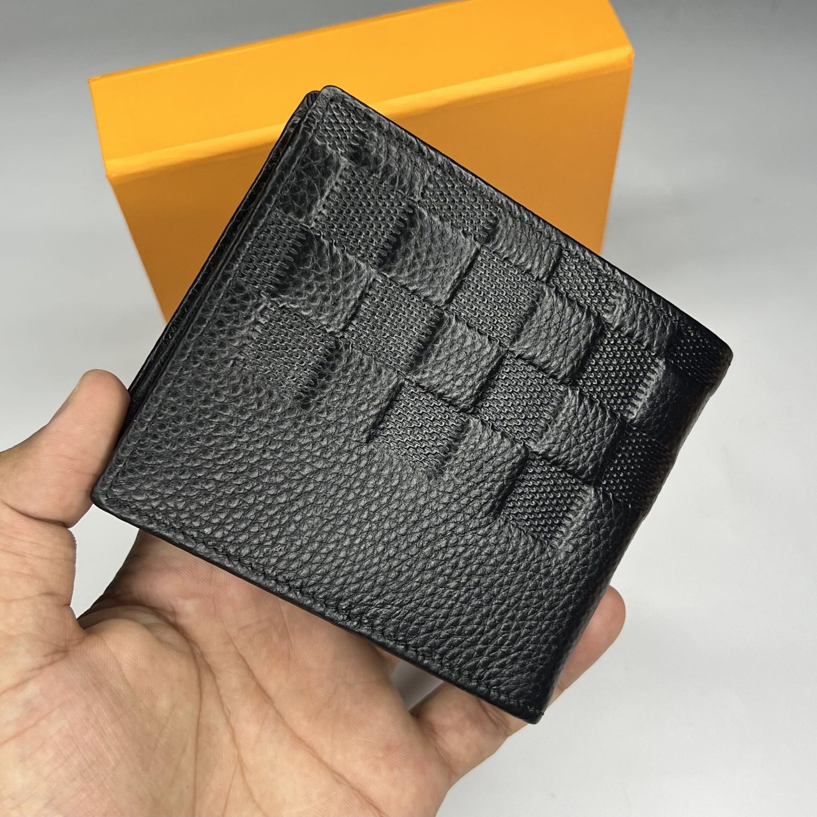 lv short wallet (3) lv short wallet (3)