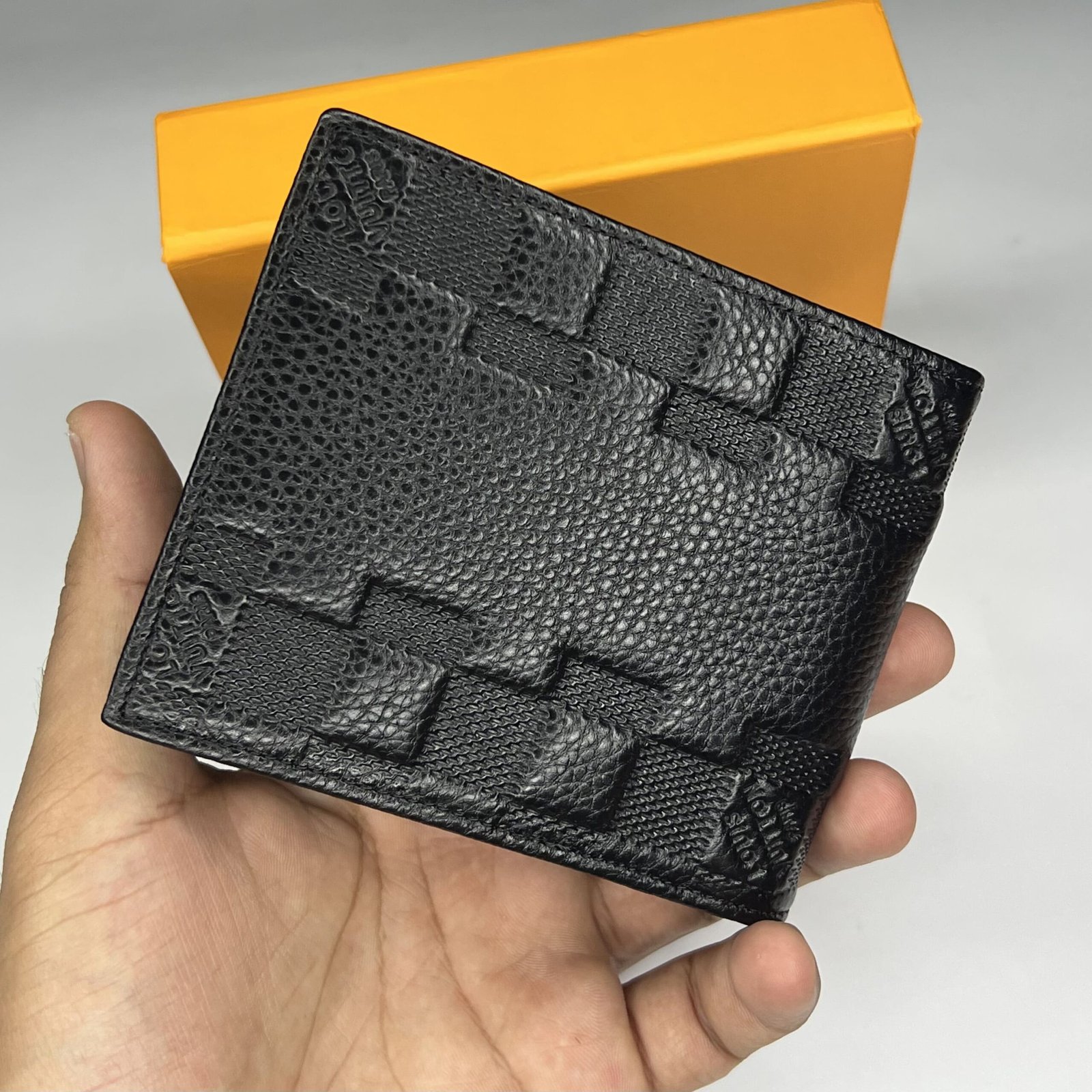 lv short wallet (7) lv short wallet (7)