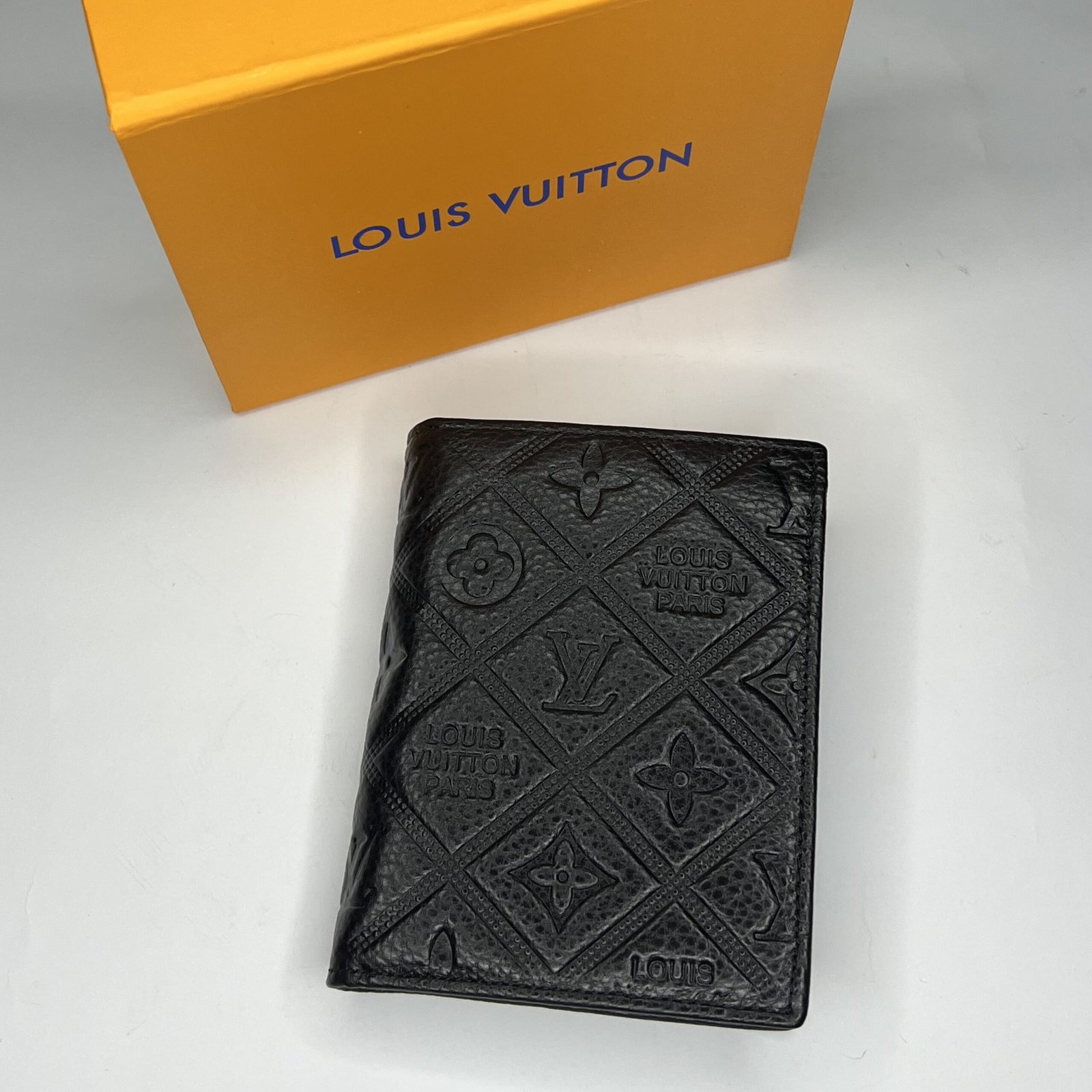 lv short wallet (8) lv short wallet (8)