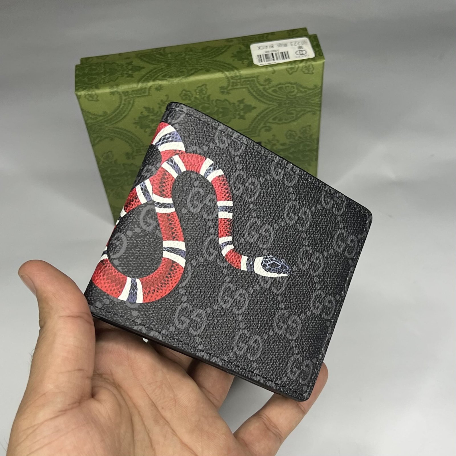slim short wallet (32) slim short wallet (32)