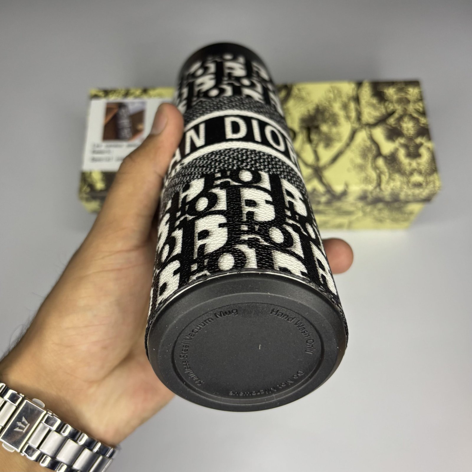 water bottle (7) water bottle (7)